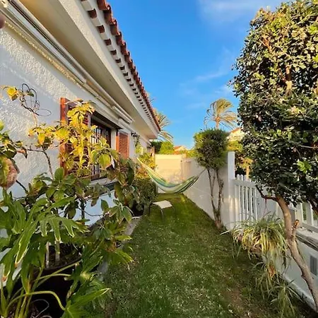 Bungalow Con Jardin Y Piscina *